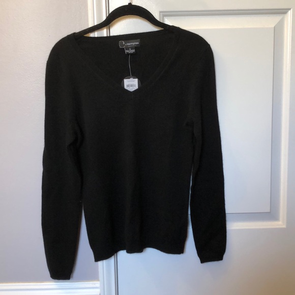 Bloomingdale's Sweaters - Black cashmere sweater